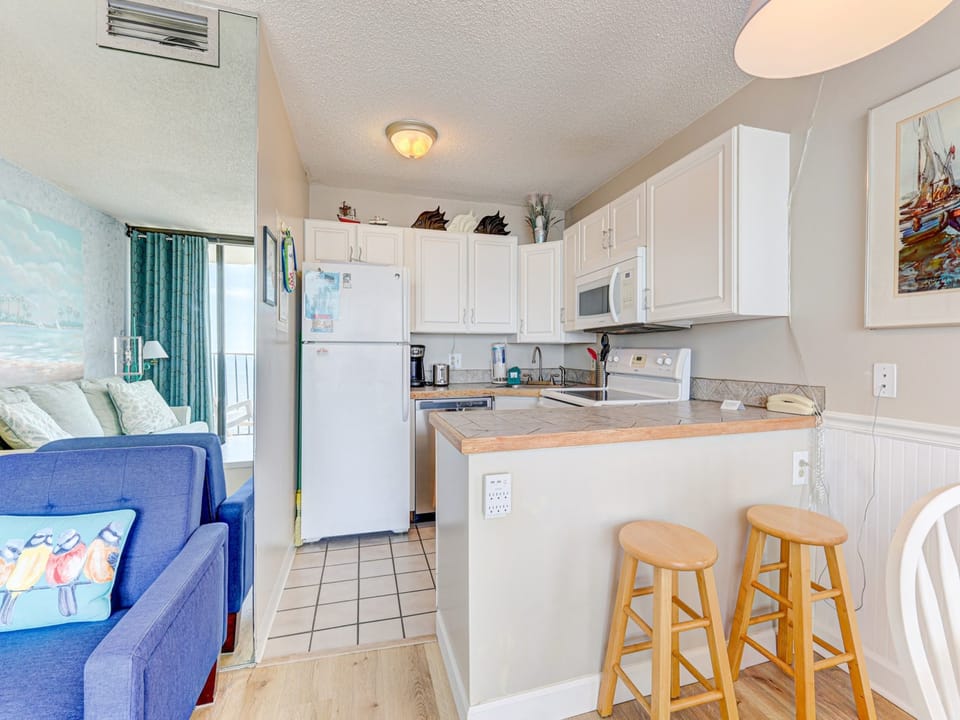 Atlantic Towers 801-print-010-018-KitchenEating Area-4200x2800-300dpi