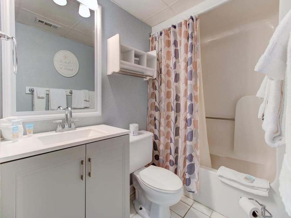 Atlantic Towers 809-large-017-032-Bathroom-1500x986-72dpi