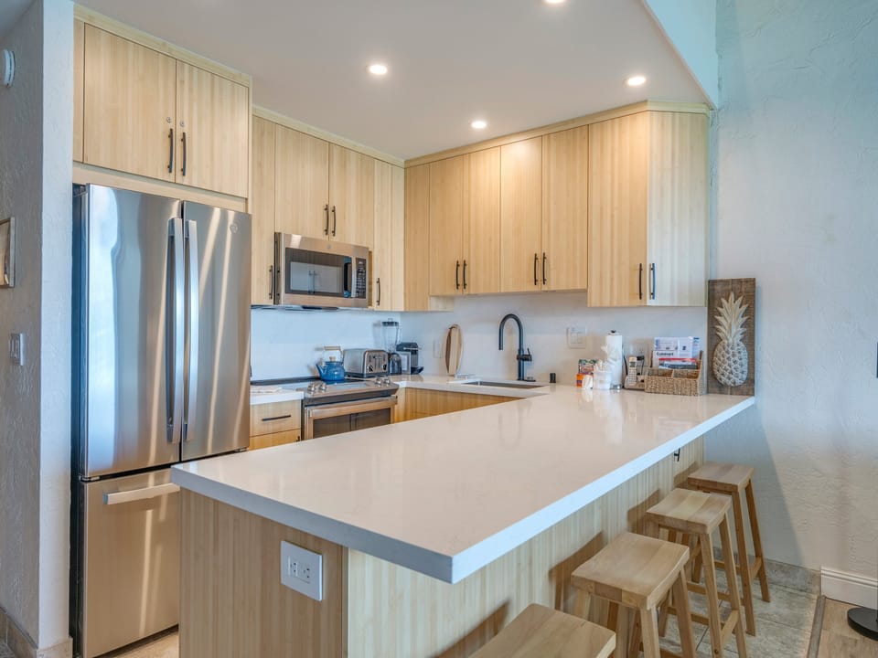 papakea-f407-kitchen-02