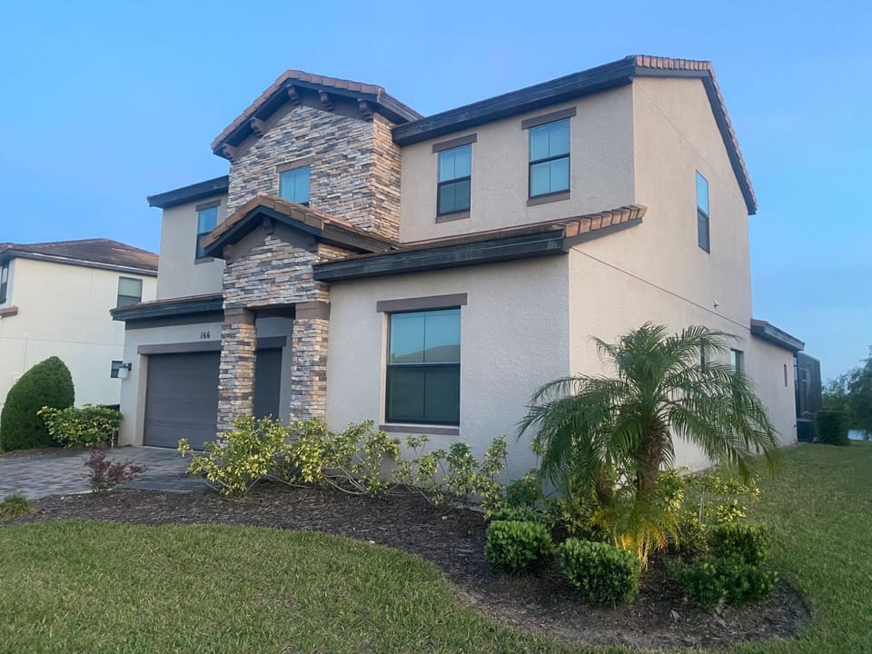 166 Kenny Blvd External