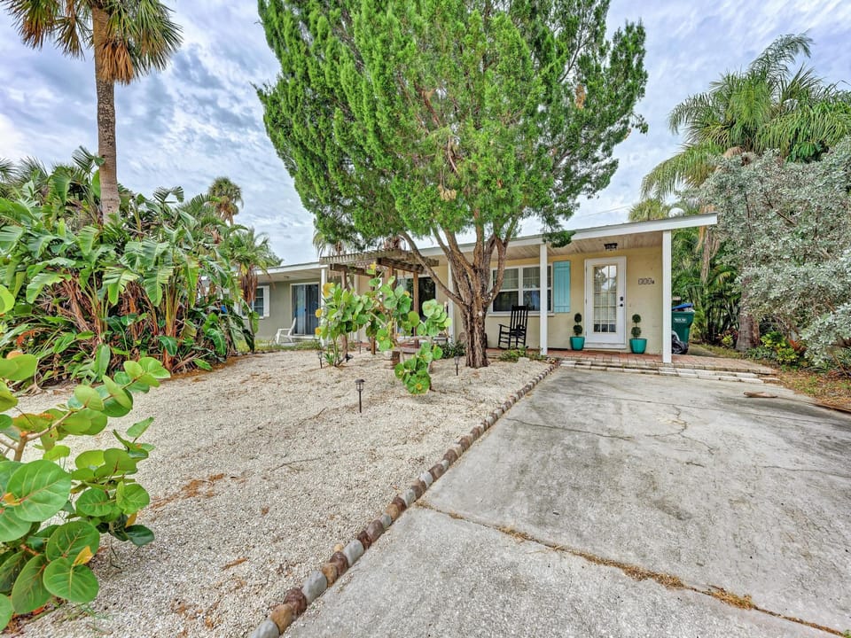 Located on a quite street in Holmes Beach, you'll love its laid back vibe.