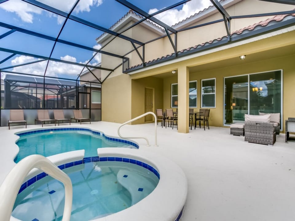 7036OakwoodSt,Solterra_61