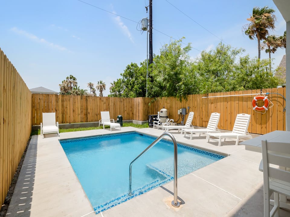 Brand new sparking swimming pool!