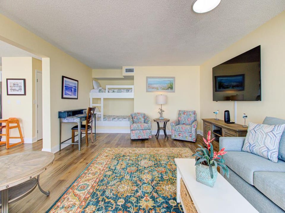 Atlantic Towers 1110-large-004-014-Main Living Area-1500x986-72dpi