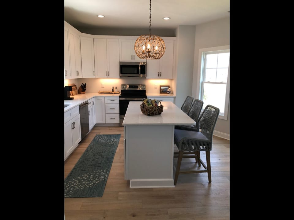 Lower Level Kitchen & Bar Area 3