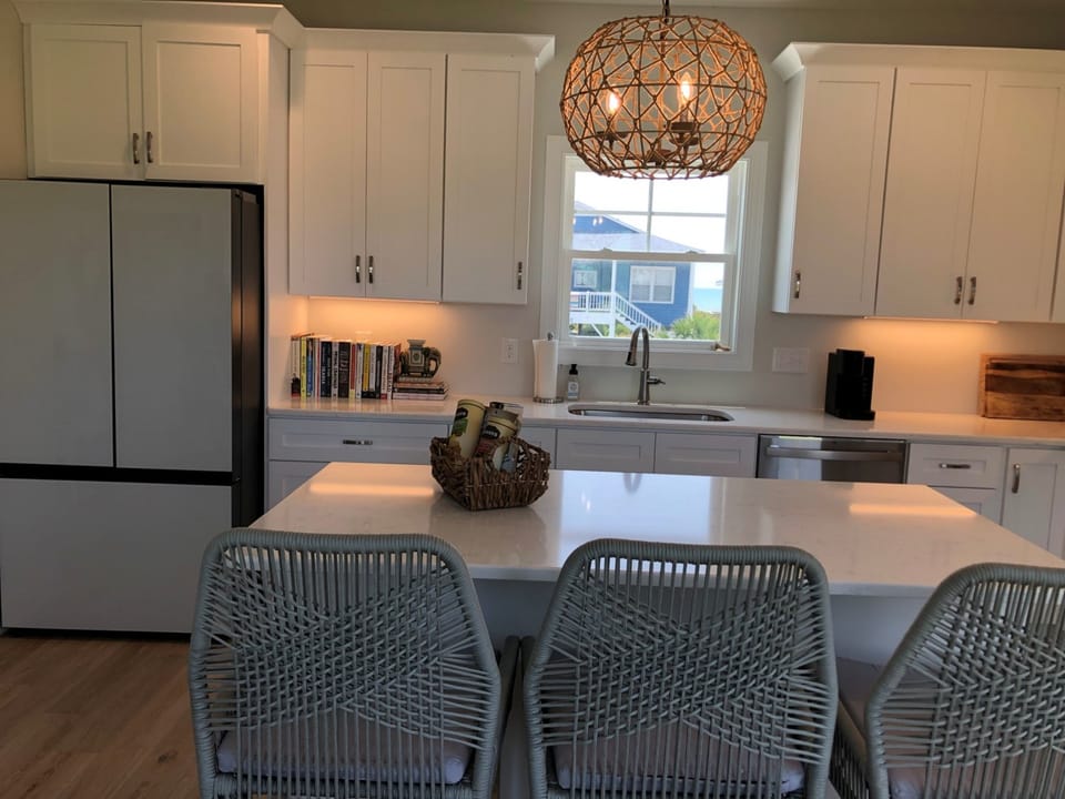 Lower Level Kitchen & Bar Area 2