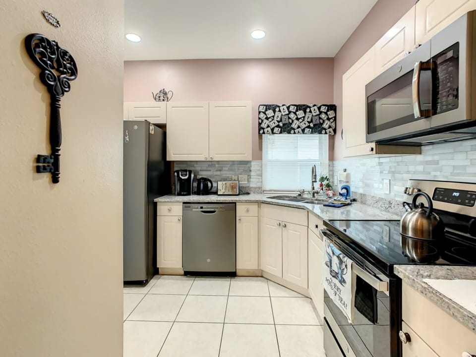 8165FanPalmWay-11