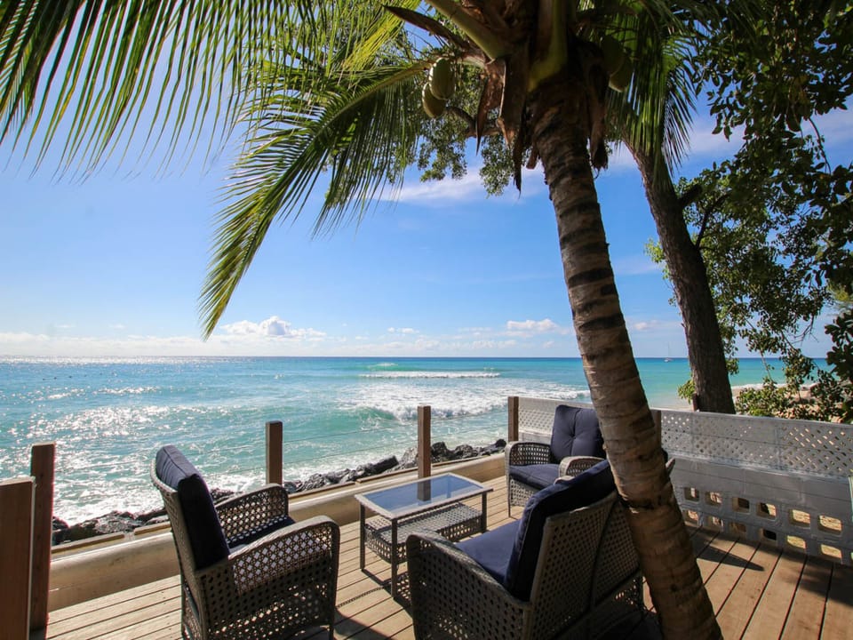 Elevated deck - perfect for sundowners