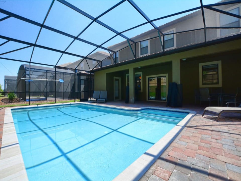 Pool2.jpg