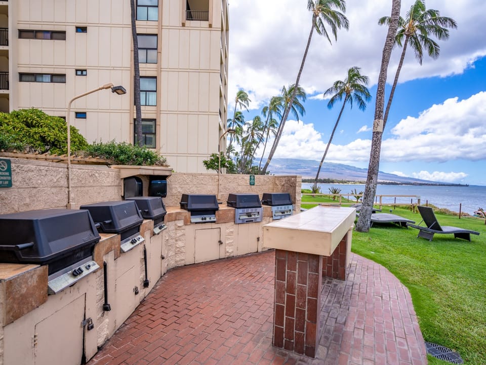 Fire up your favorite island meals at Sugar Beach Resort’s oceanfront grilling area, complete with multiple gas BBQs, spacious prep space, and breathtaking views of the Pacific. Surrounded by swaying palms and just steps from the shoreline, it’s the perfec