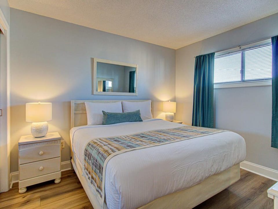 Atlantic Towers 705-large-013-071-Bedroom-1500x997-72dpi