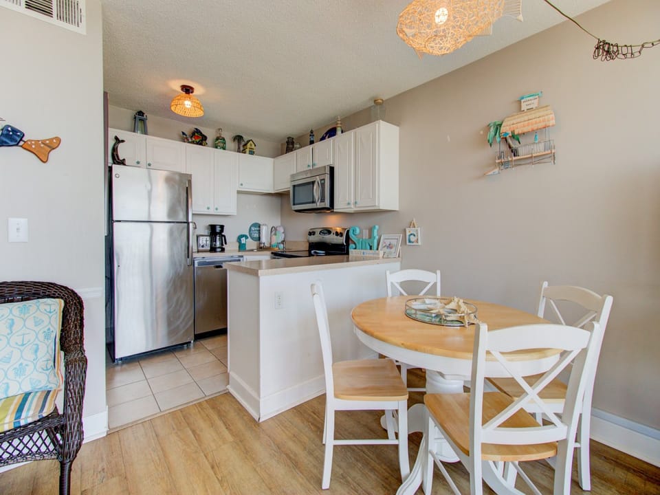 Atlantic Towers 208-print-009-021-KitchenEating Area-4200x2760-300dpi