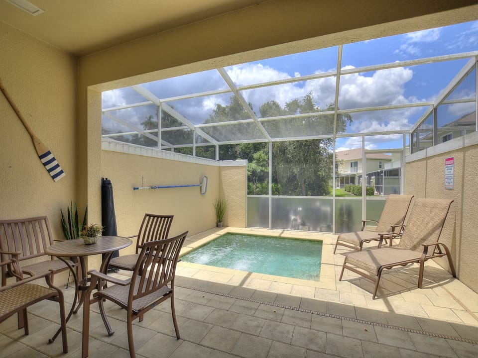 Relaxing private pool