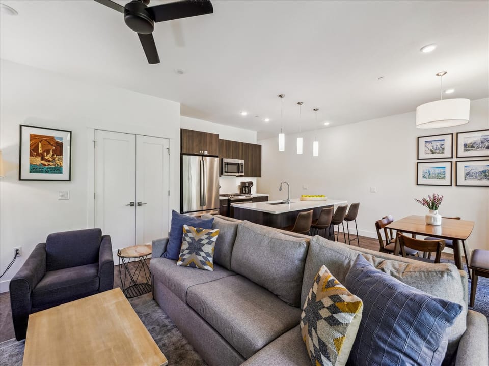 Living Room, River West 814, Silverthorne Vacation Rental