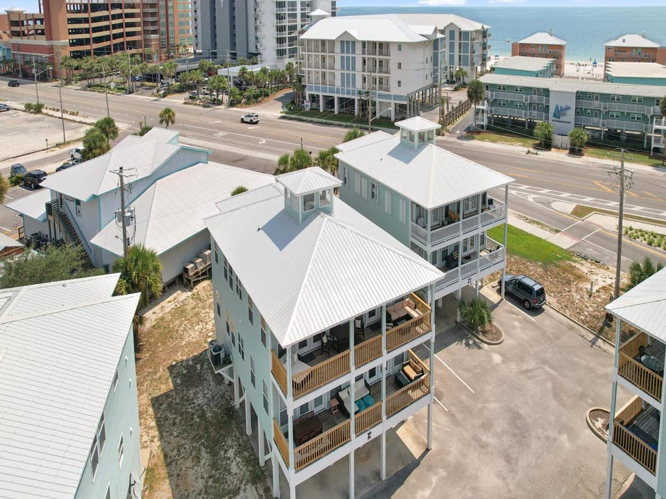The Spinnaker Pointe complex consists of 5 over/under style duplex units. The A Units are located 1 floor above parking and the B Units are the top floor units. No elevators are offered on site.
