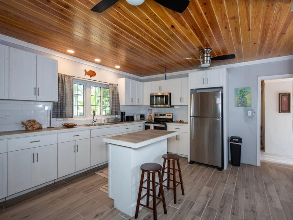 Modern fully equipped kitchen.