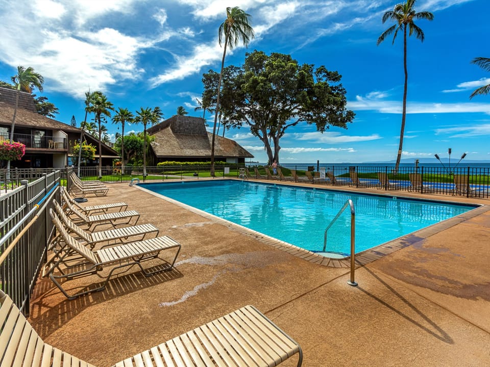 Maalaea Surf pool
