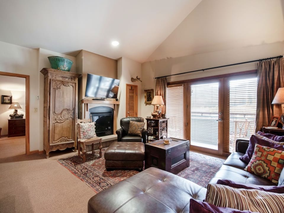 Select Unit 1520: 3 Bedroom: Zephyr Mountain Lodge Apartment in Winter Park