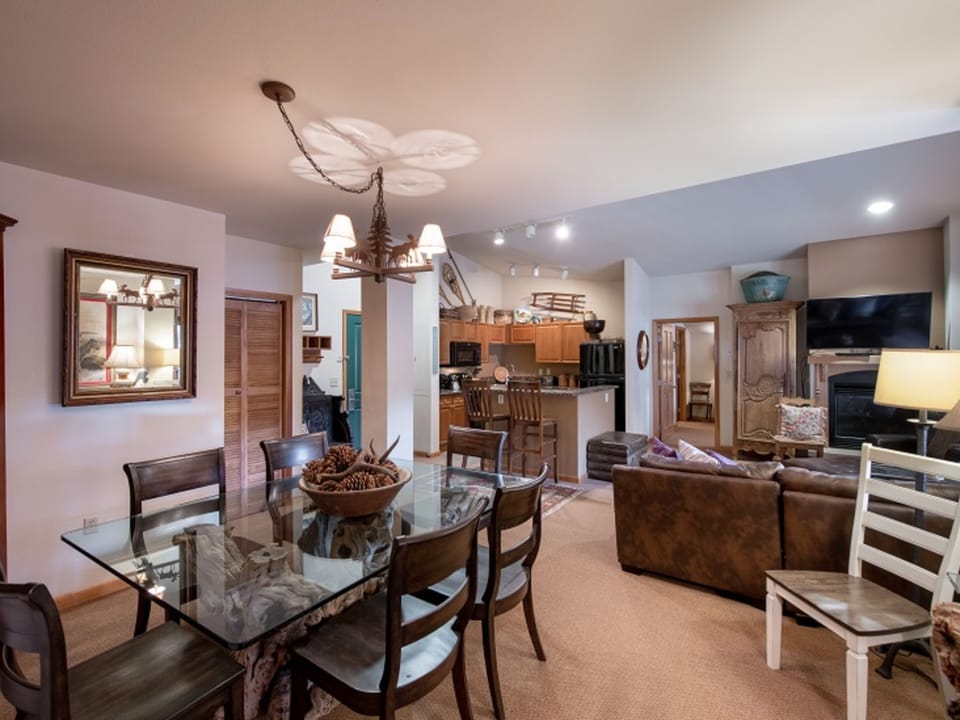 Select Unit 1520: 3 Bedroom: Zephyr Mountain Lodge Apartment in Winter Park