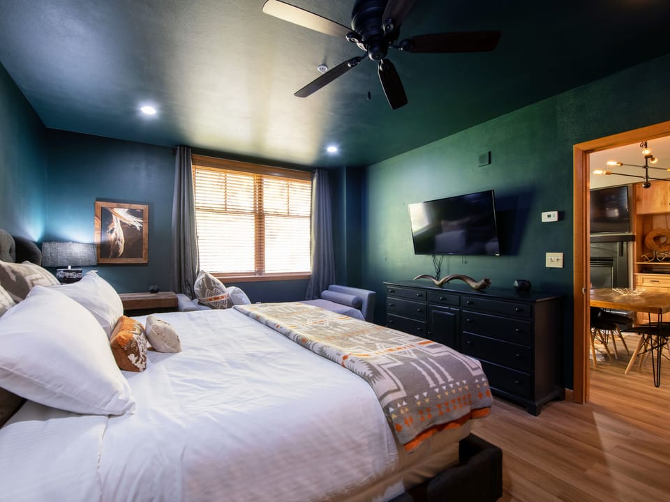 Premium Unit 1403 - 2 Bedrooms - Zephyr Mountain Apartment in Winter Park