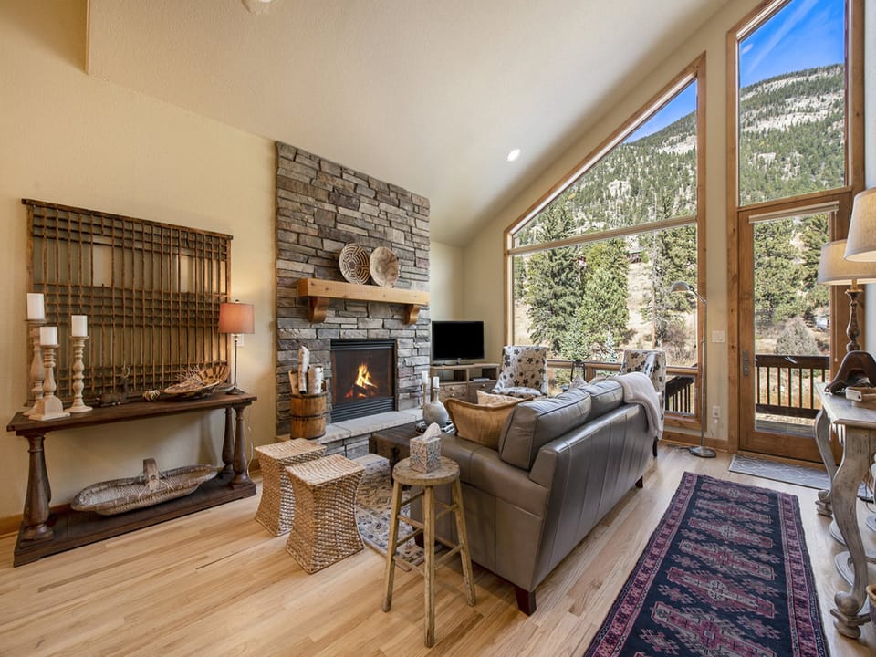 Fall River Retreat - Monthly Long-Term Vacation Rental - a SkyRun RMNP Property - Fall River Retreat - Welcome! To Fall River Retreat in Estes Park.