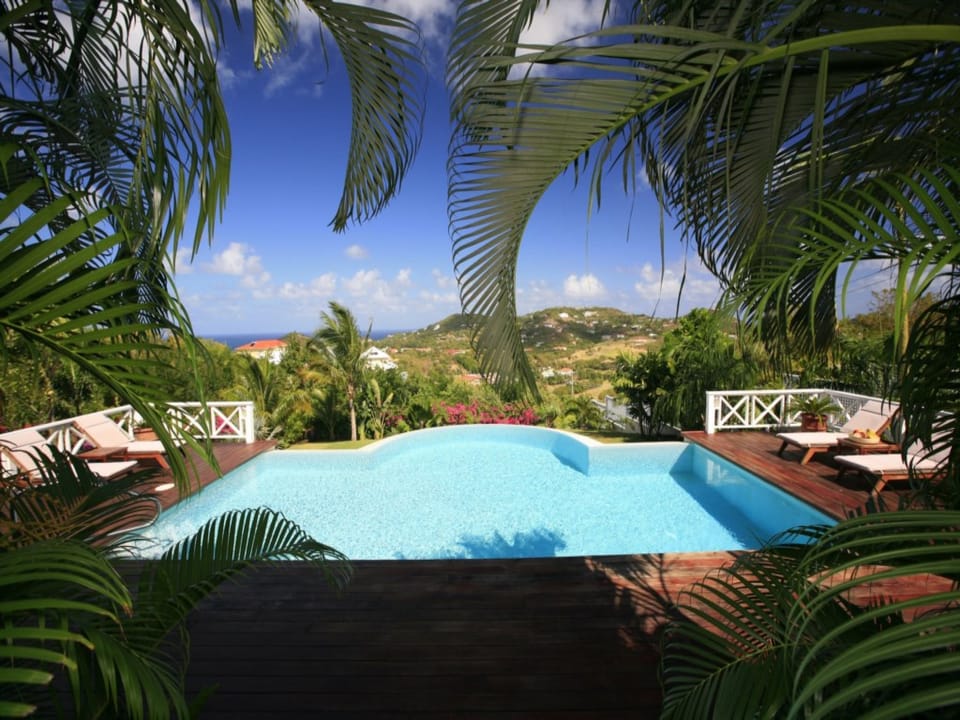 Take in the views & enjoy the outdoor space