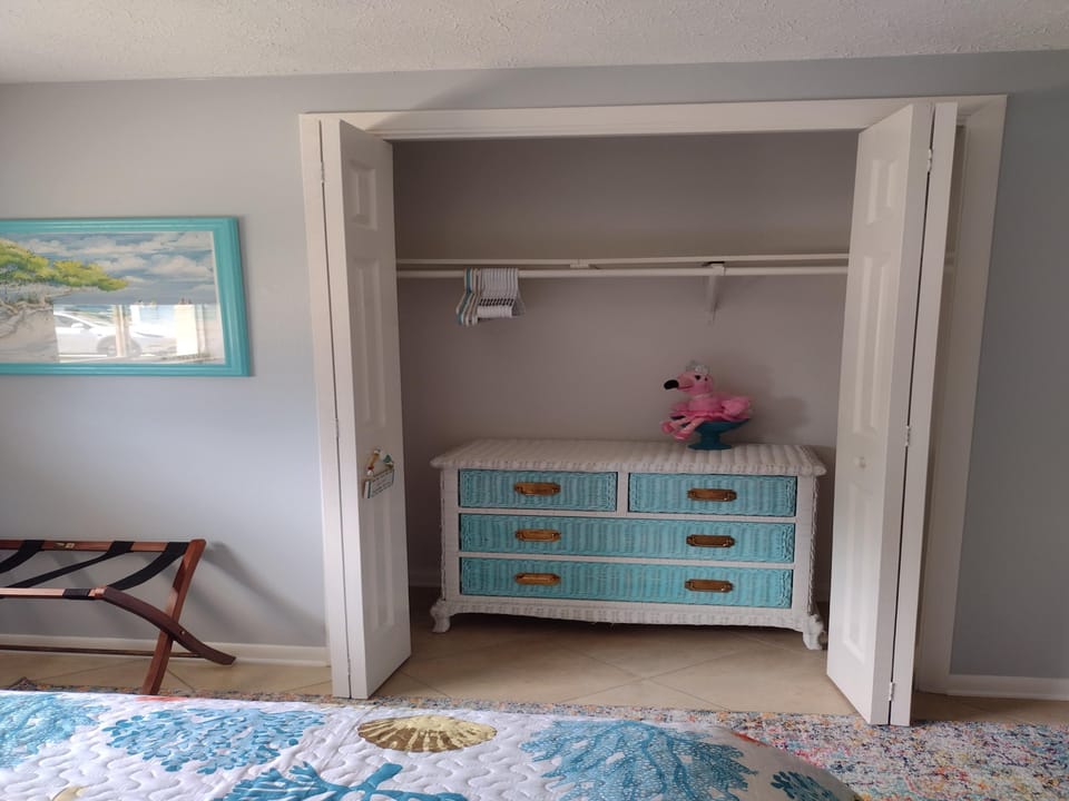 Bunk room closet and dresser