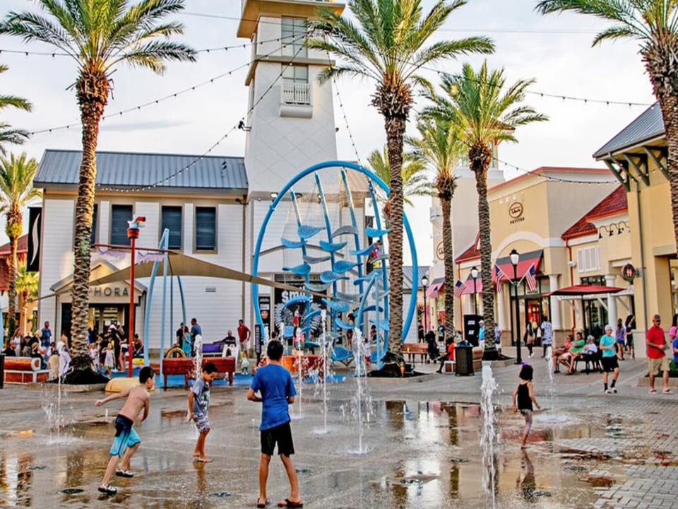 Fun for the kids at Destin Commons.