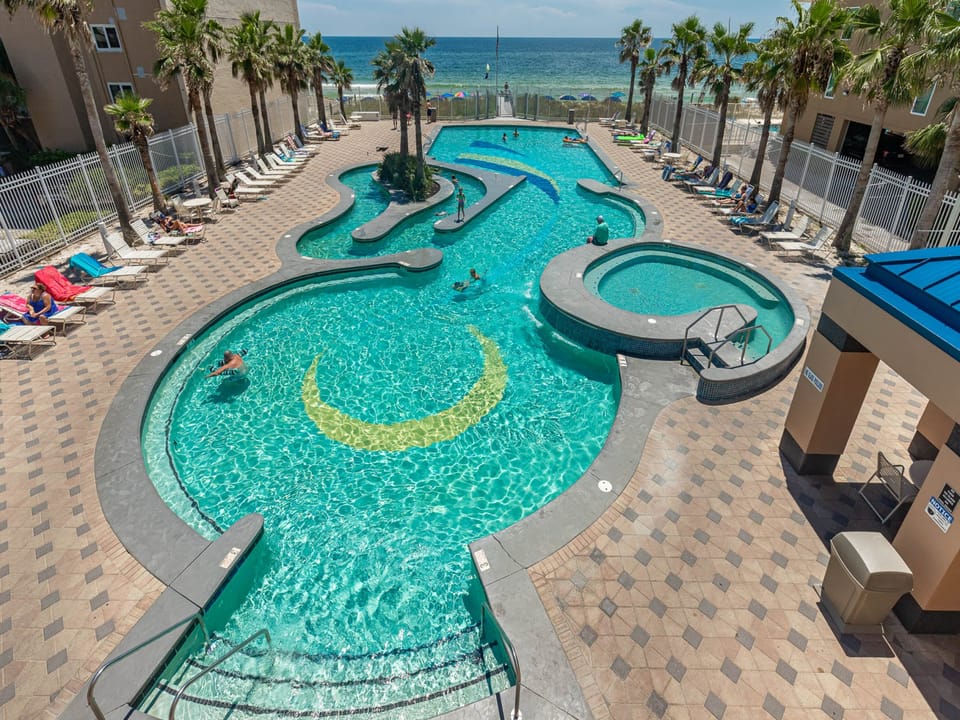 CrystalT-Amenities-10