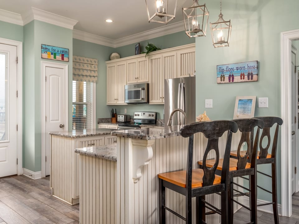 005 Goin' Coastal Fully Equiped Kitchen