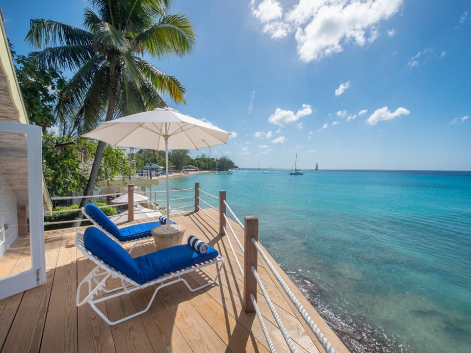 Sunset Reach - Charming beachfront three bedroom villa