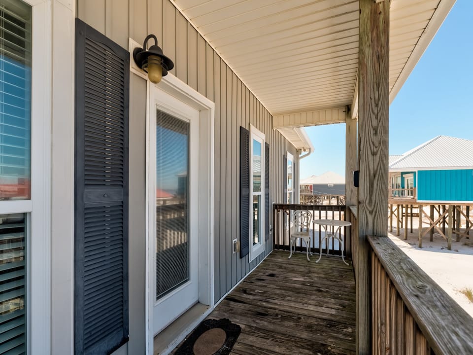 036 Just Beachy Front Porch