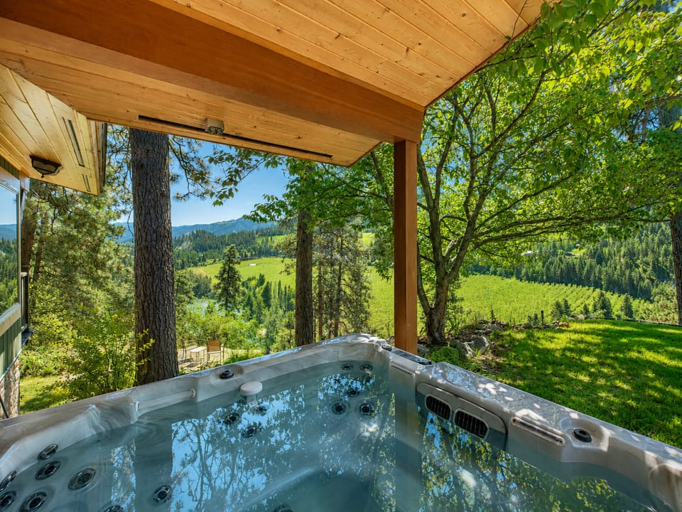 Private Year Round Hot Tub with spectacular views