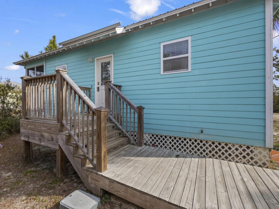 Walkways are provided for easy access to each and every cottage located at Rookery III. Unit 4008 is a Pet Friendly, 3/2, capable of sleeping 8! Book Today!