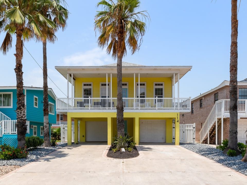 Exterior of 114 E Mars.