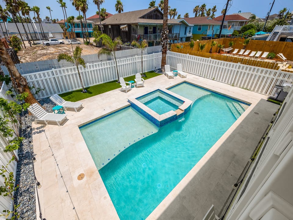 Large sparkling pool to soak up the beautiful sunshine!