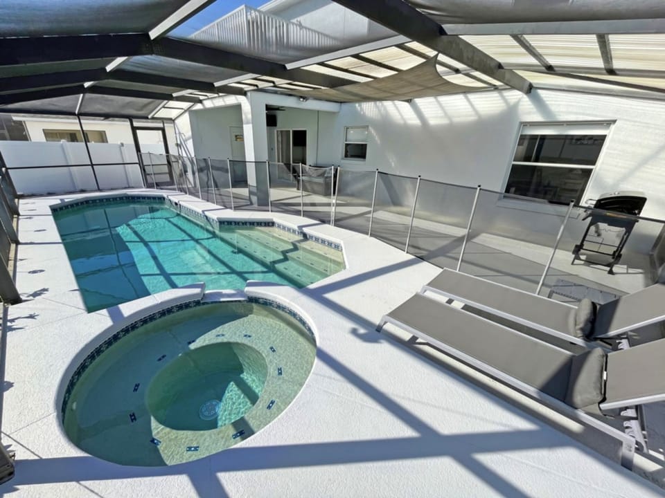 2-Pool.jpg