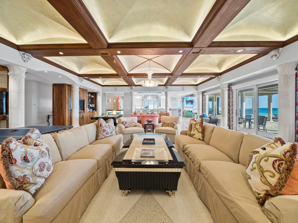 Sea Castle | Main Living Area