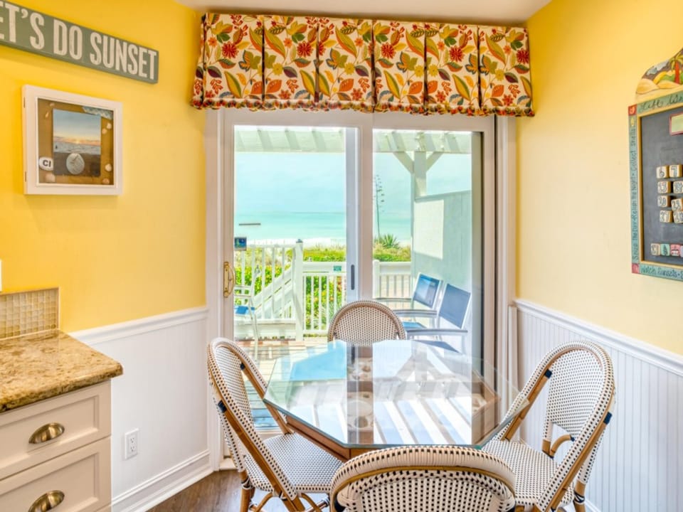 SunsetDreams-BreakfastNook