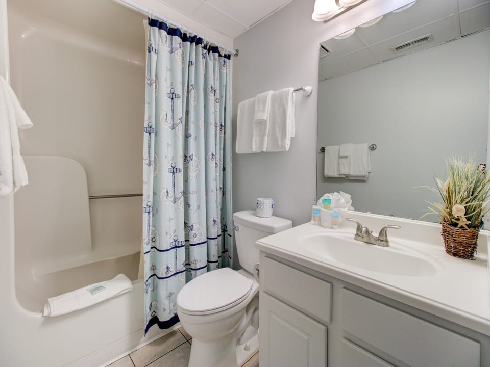 Atlantic Towers 706-print-016-062-Bathroom-4200x2761-300dpi