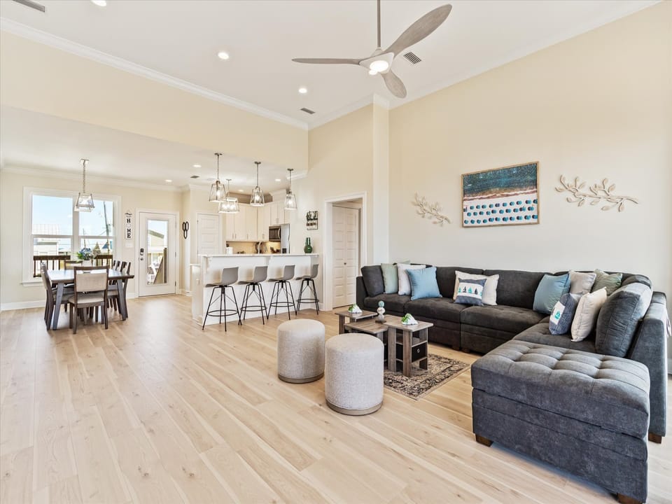 002 Purple Paradise Pet Friendly Common Area