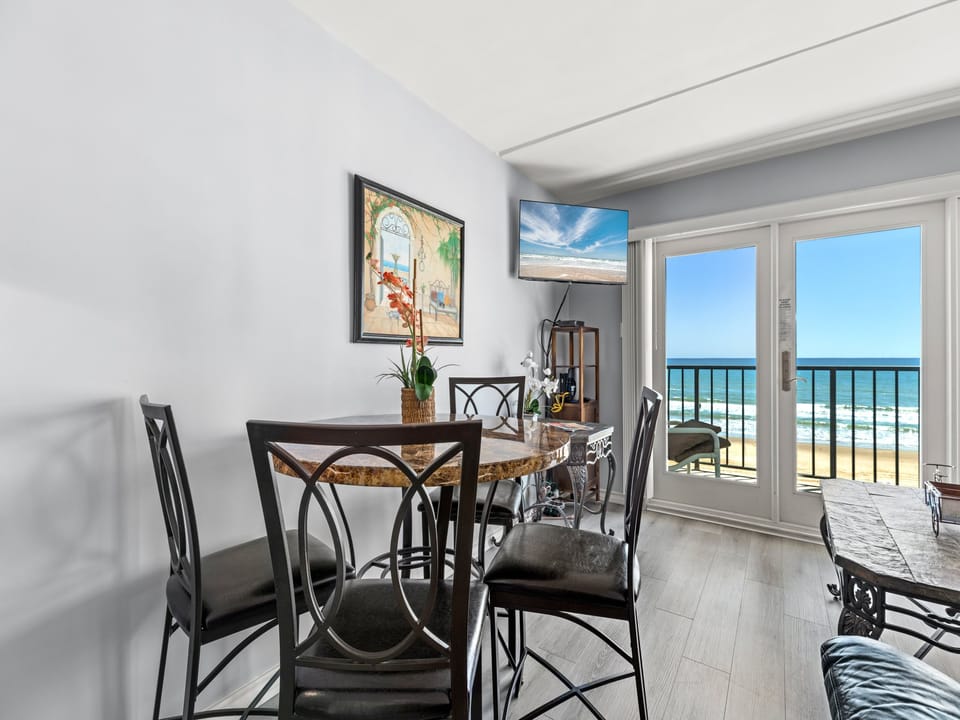 Enjoy a coffee or nice meal with gorgeous views to the Gulf of Mexico!
