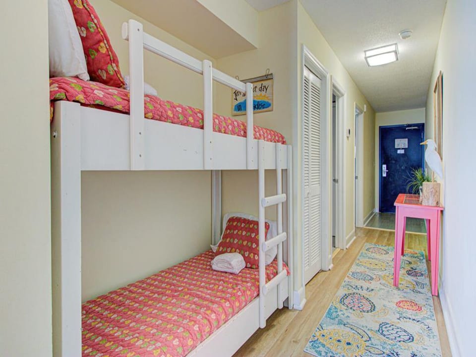Atlantic Towers 409-large-015-060-Hall Bunks-1500x999-72dpi