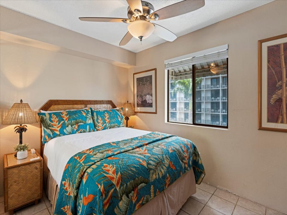 Guest bedroom with a king size bed