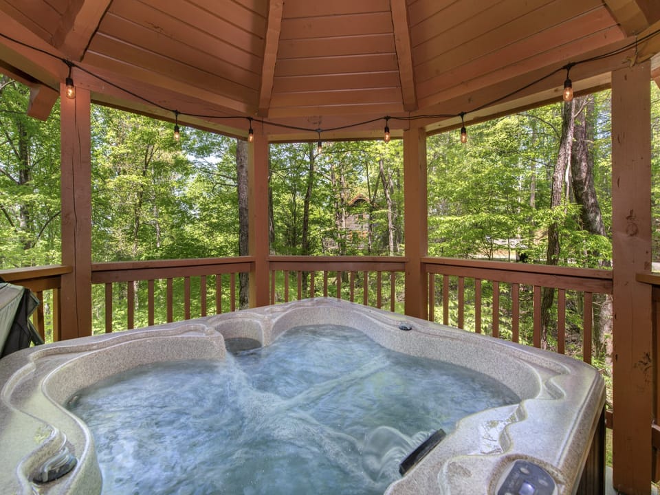 18-18_CabinontheMountain