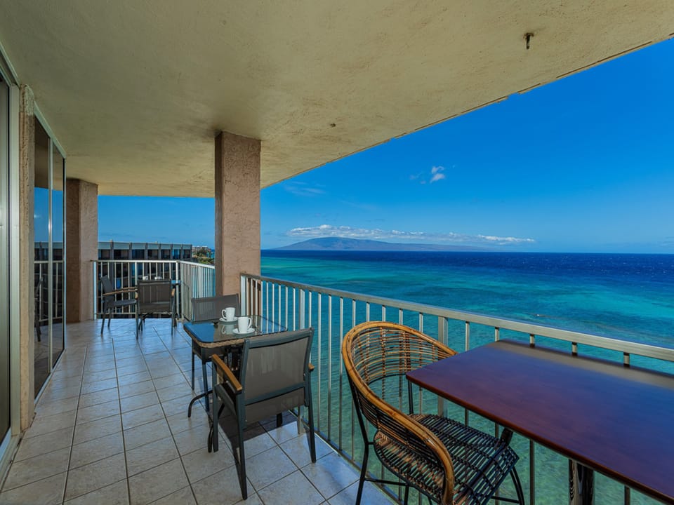 Sip your morning coffee as you watch the brilliant turquoise waves meet the endless horizon.