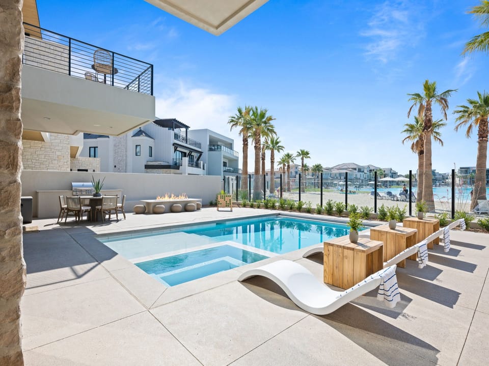 Lagoon-Front Beach Access