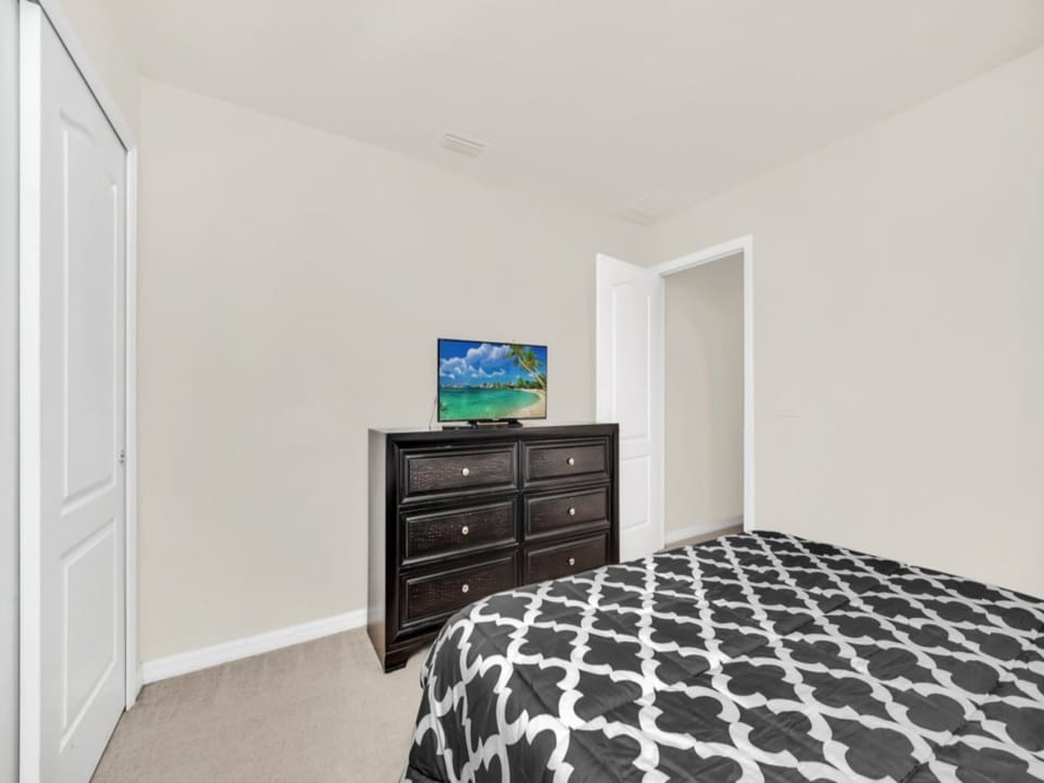 48-web-or-mls-8887-menton-loop