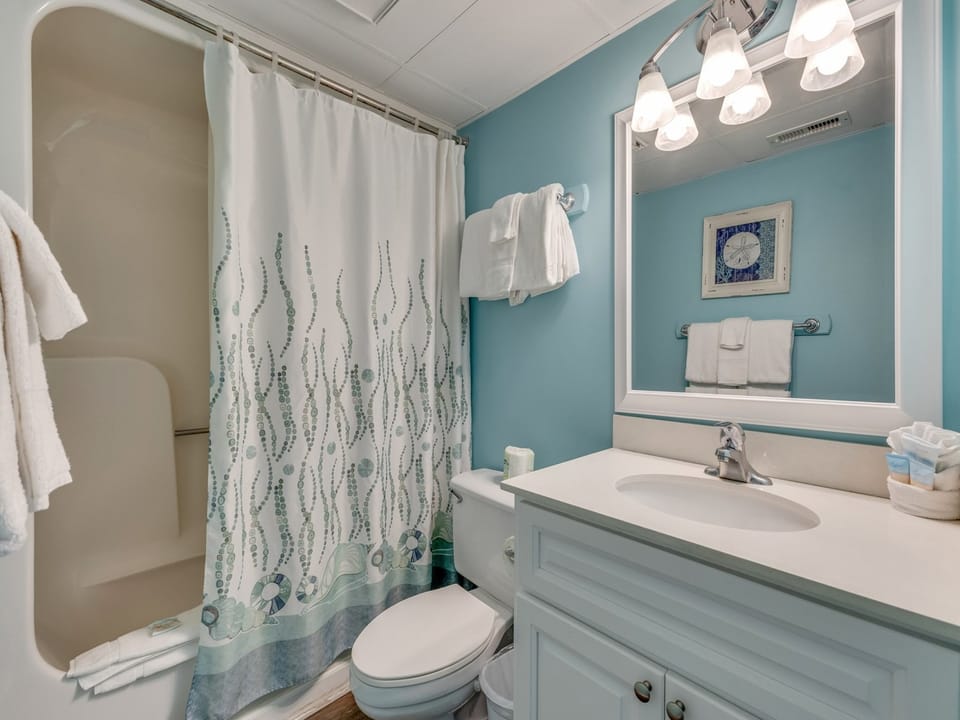 Atlantic Towers 308-print-016-010-Bathroom-4200x2800-300dpi