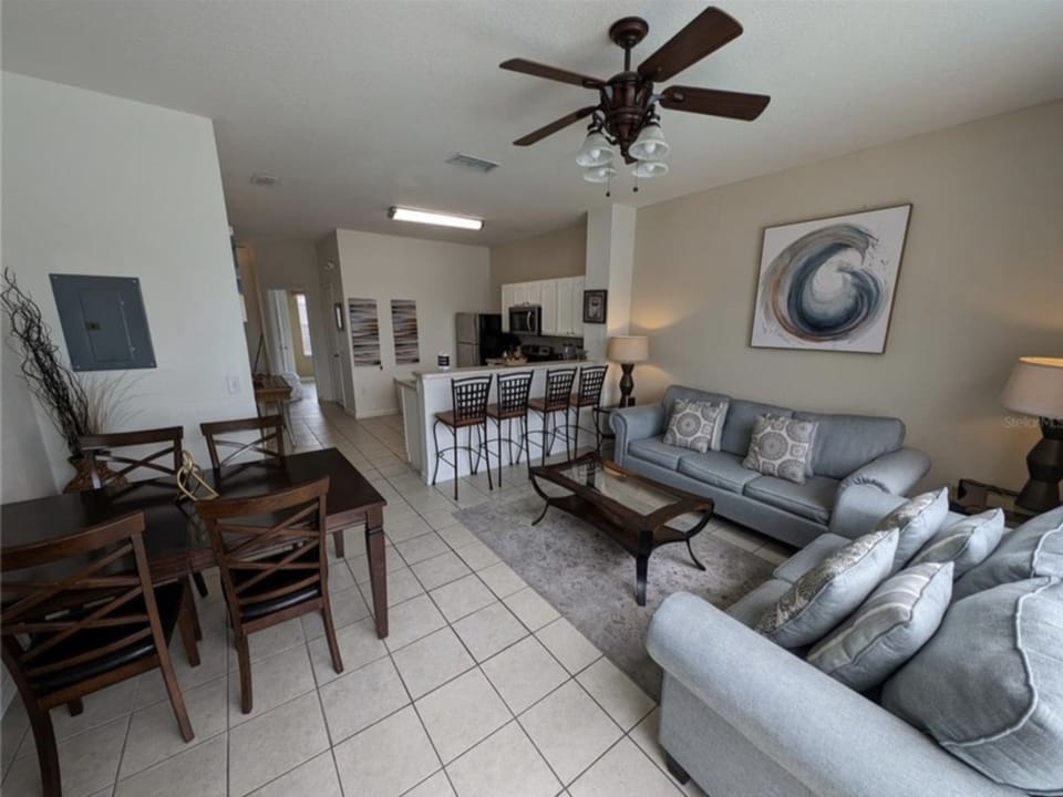 LivingRoomDiningRoom02